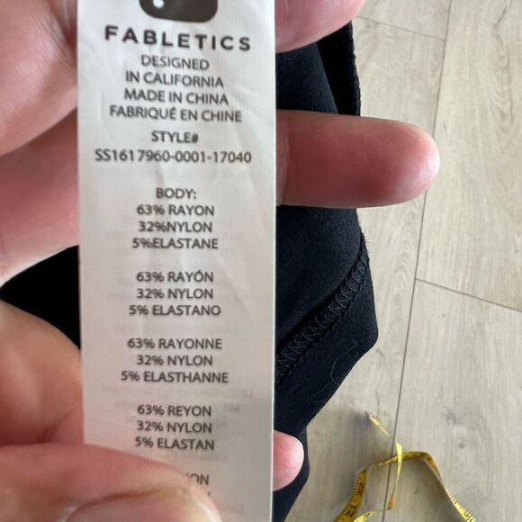 Fabletics Eva Black Midi Crop Тор size M - Picture 6 of 8